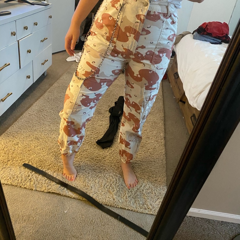 Camo paints with chain